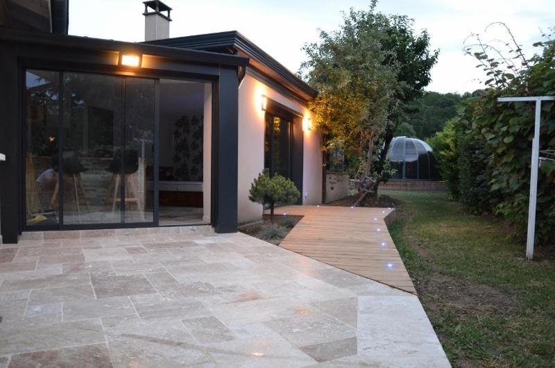 Logis Neuf Equipe/piscine/spa/sauna/gym Heyrieux